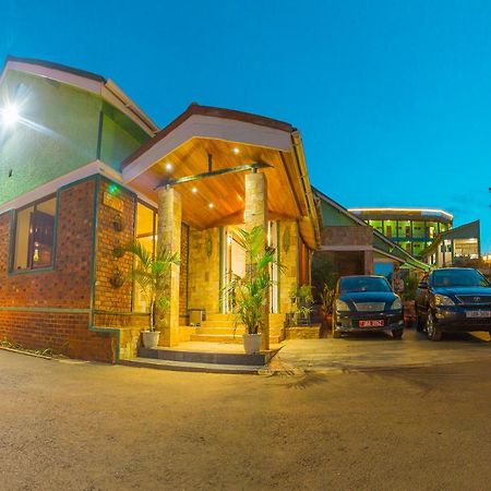 Shangri-La Hotel Muyenga Bugolobi Zewnętrze zdjęcie