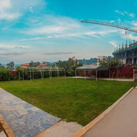 Shangri-La Hotel Muyenga Bugolobi Zewnętrze zdjęcie