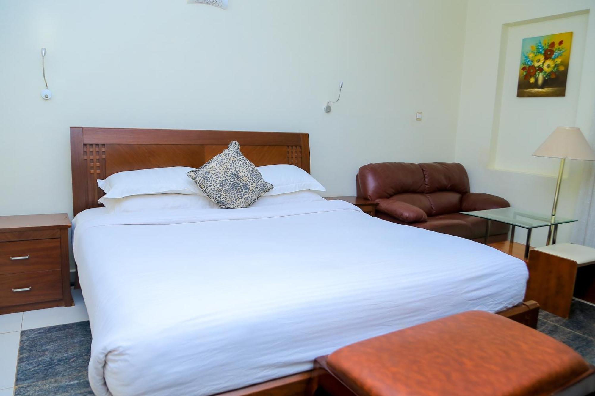 Shangri-La Hotel Muyenga Bugolobi Zewnętrze zdjęcie