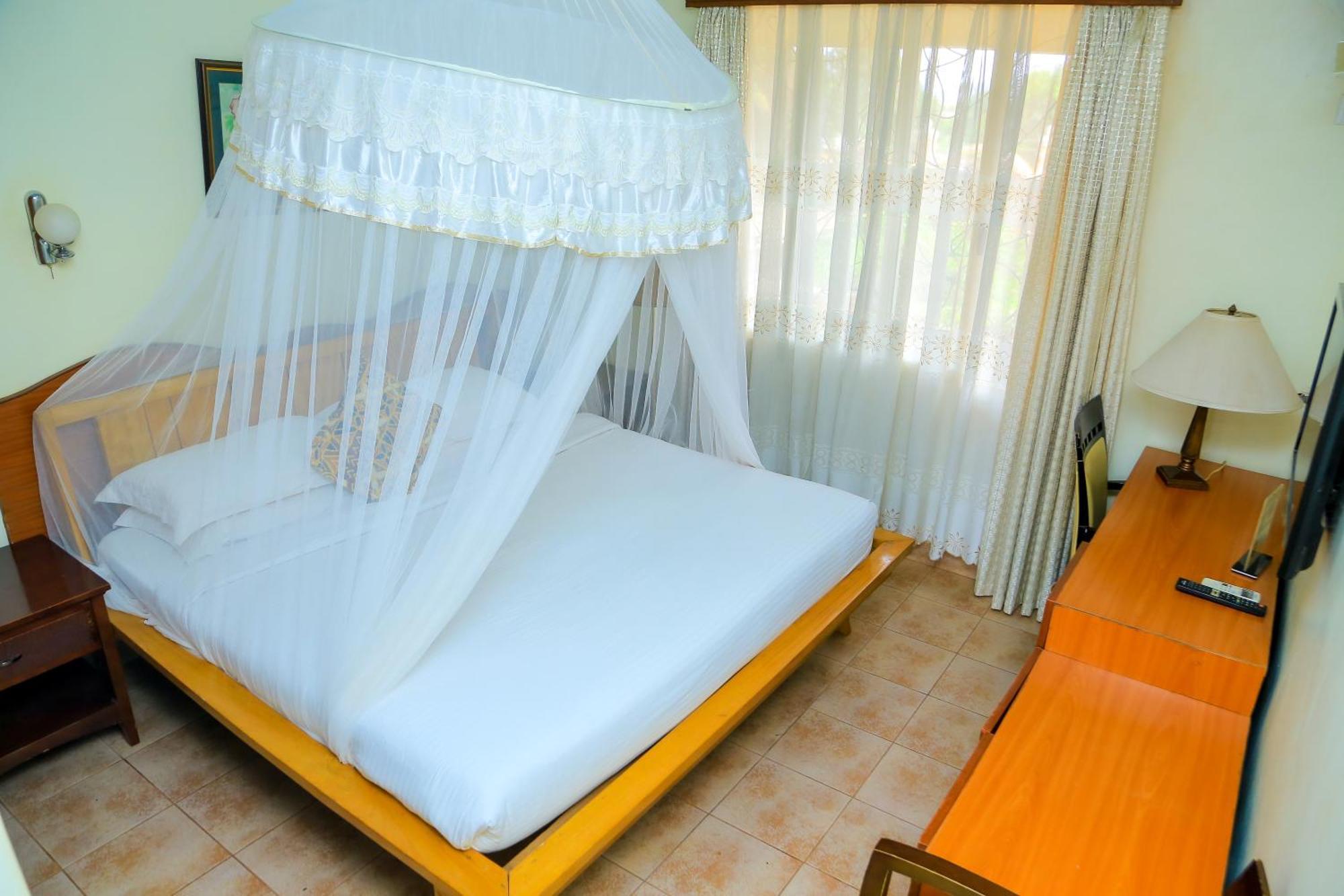 Shangri-La Hotel Muyenga Bugolobi Zewnętrze zdjęcie