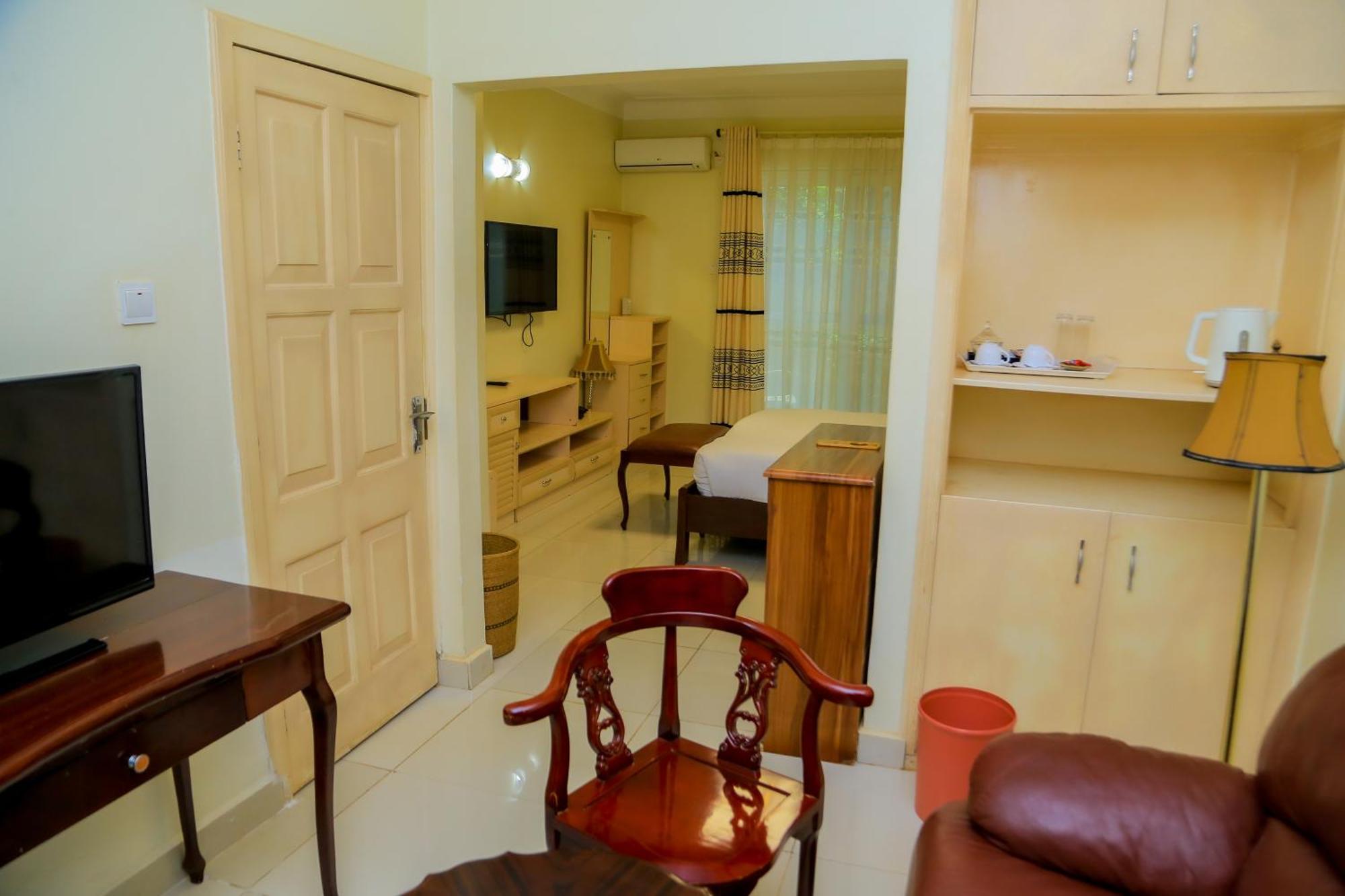 Shangri-La Hotel Muyenga Bugolobi Zewnętrze zdjęcie