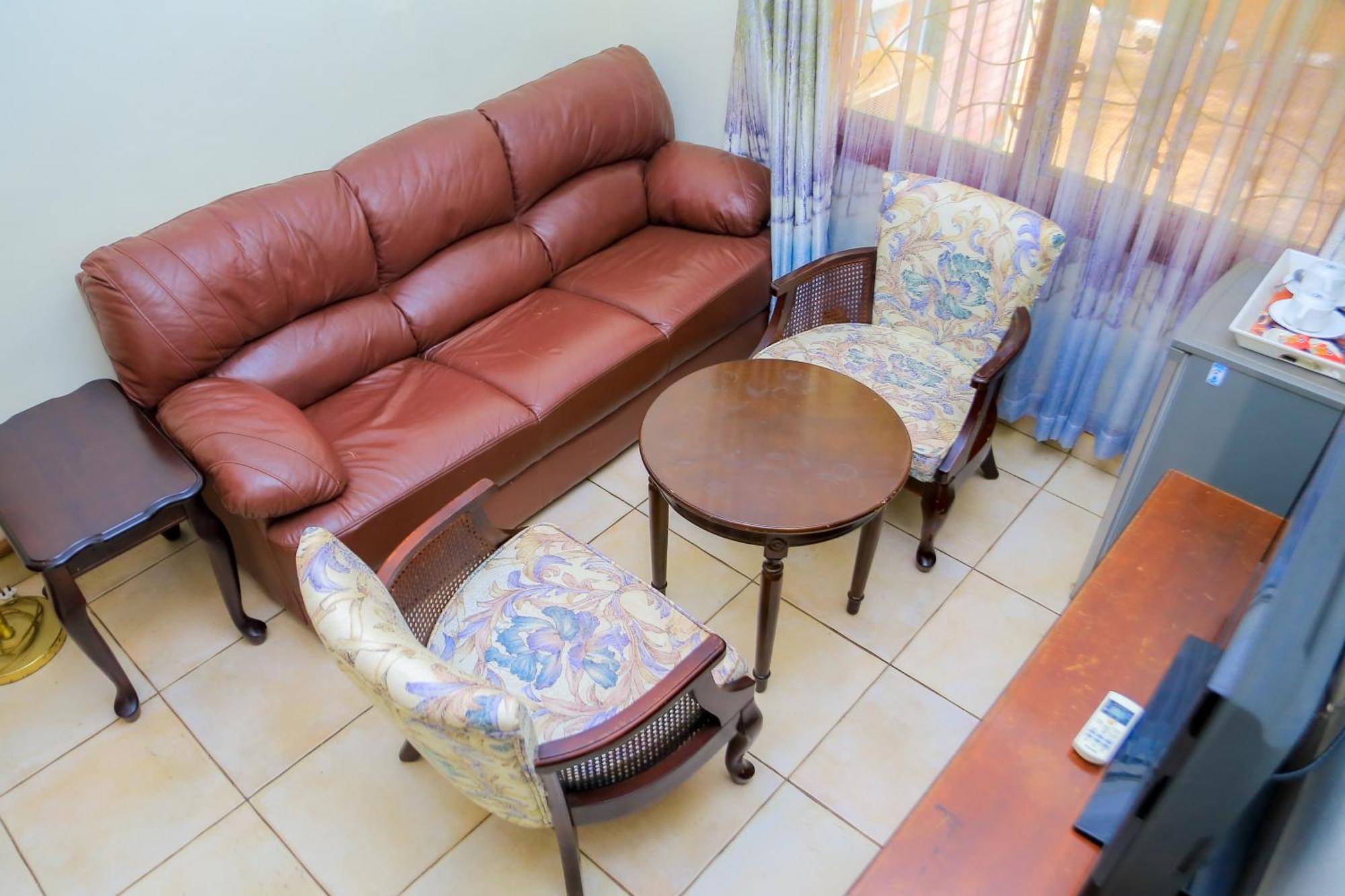 Shangri-La Hotel Muyenga Bugolobi Zewnętrze zdjęcie