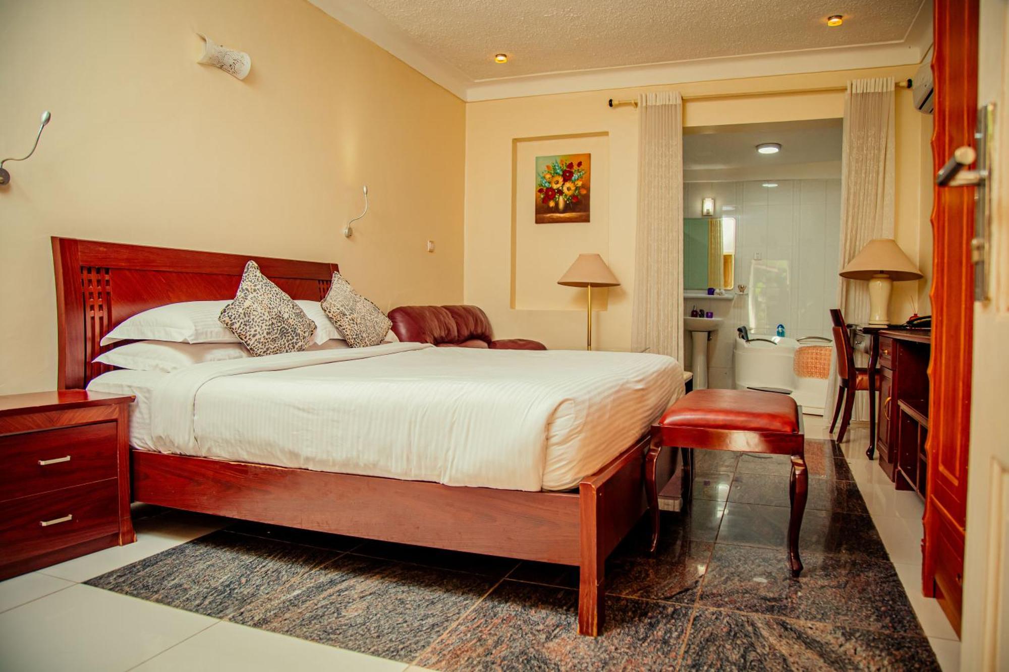 Shangri-La Hotel Muyenga Bugolobi Zewnętrze zdjęcie